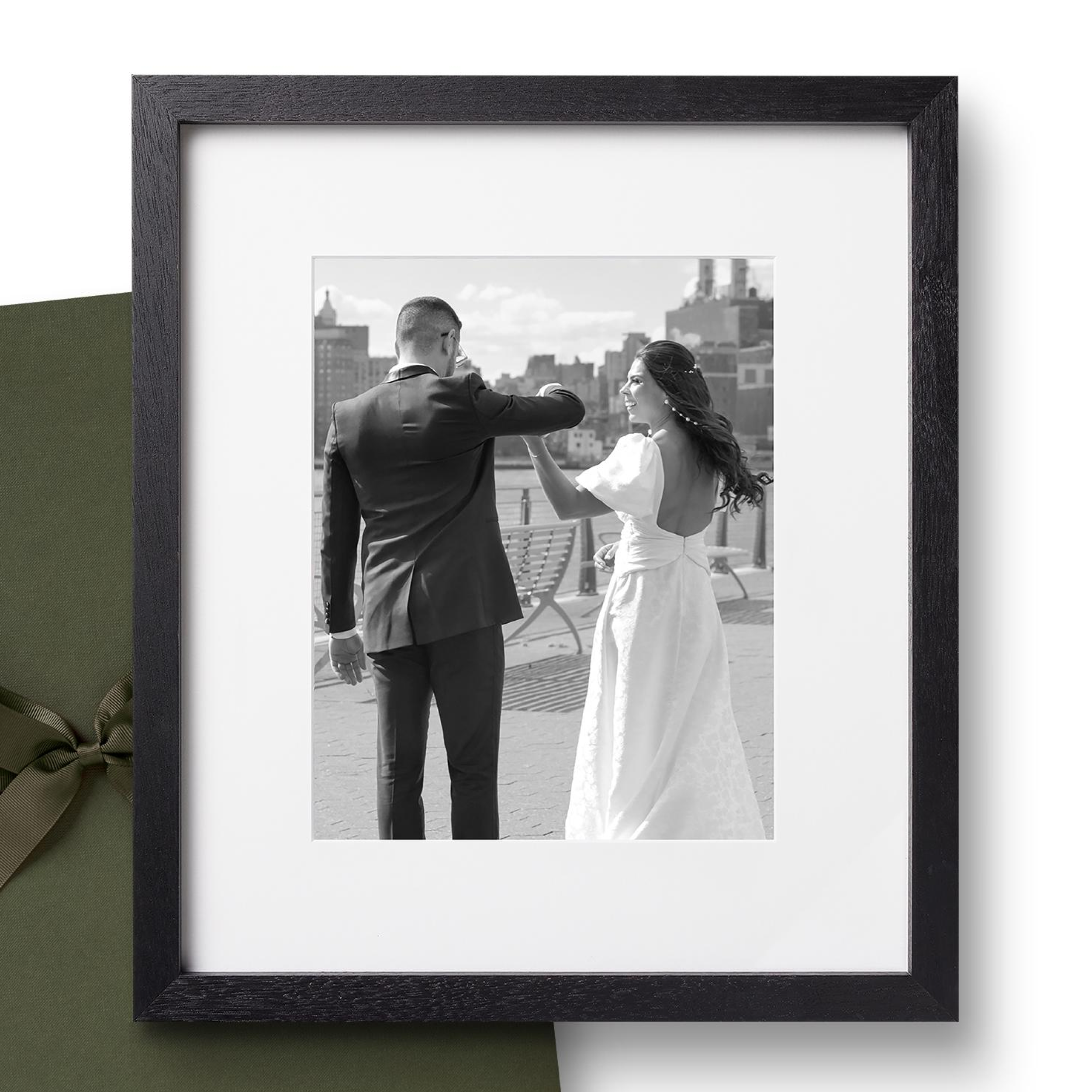 The Perfect Gift: 14x16 - Image 23
