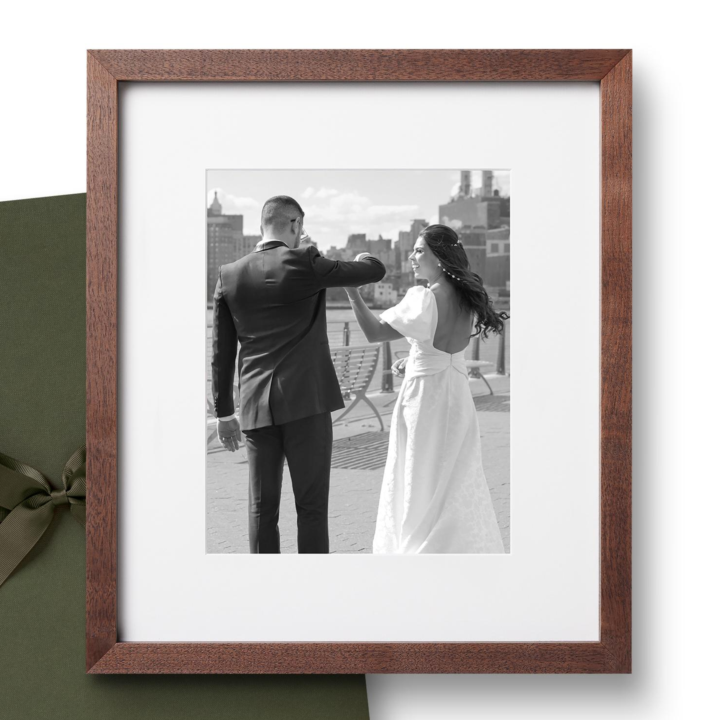 The Perfect Gift: 14x16 - Image 21