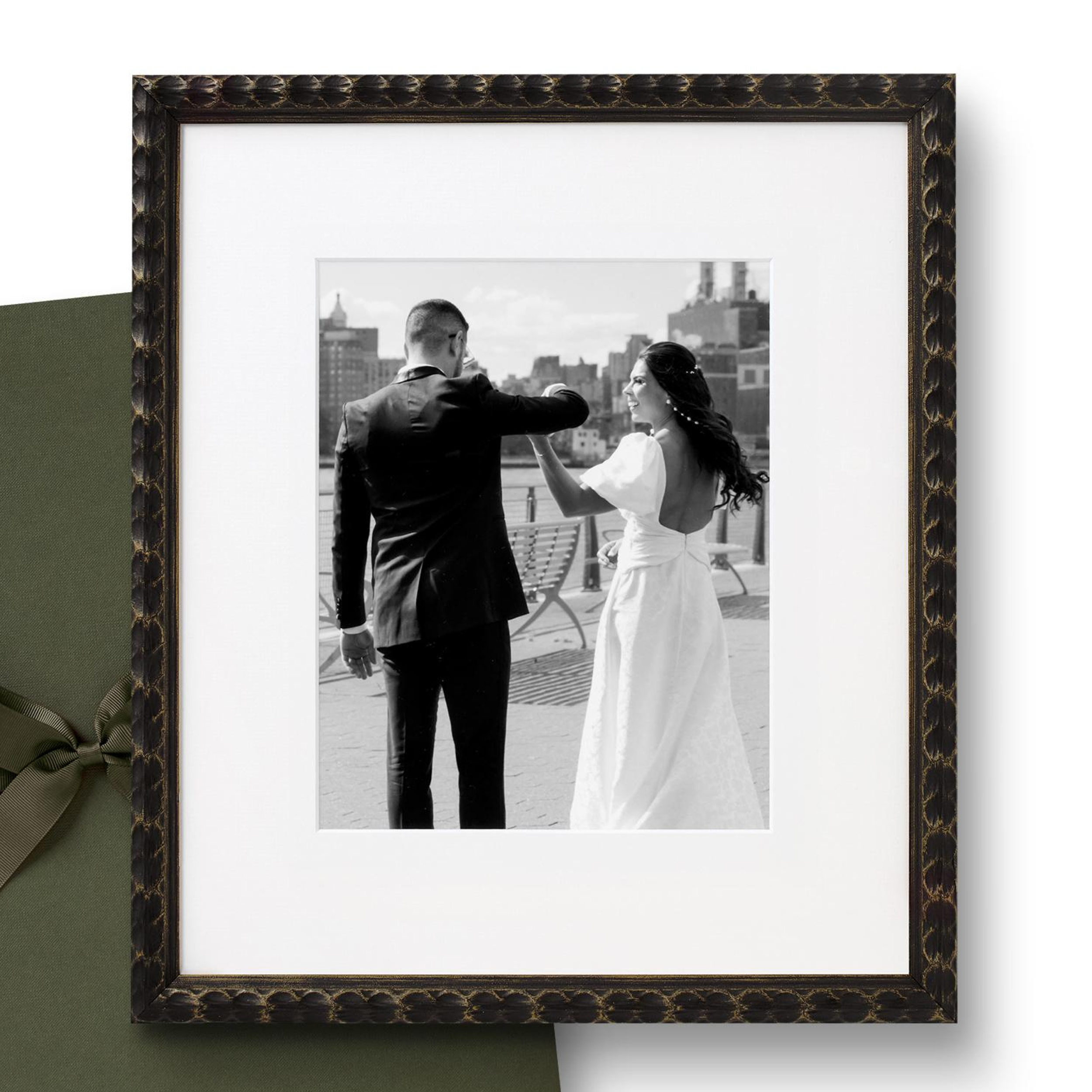 The Perfect Gift: 14x16 - Image 7