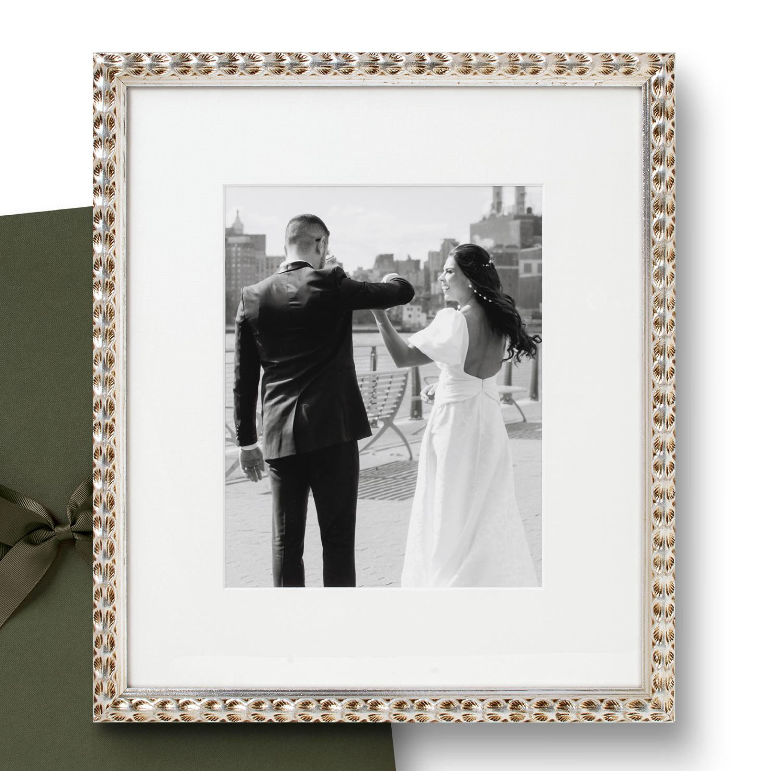 The Perfect Gift: 14x16 - Image 5