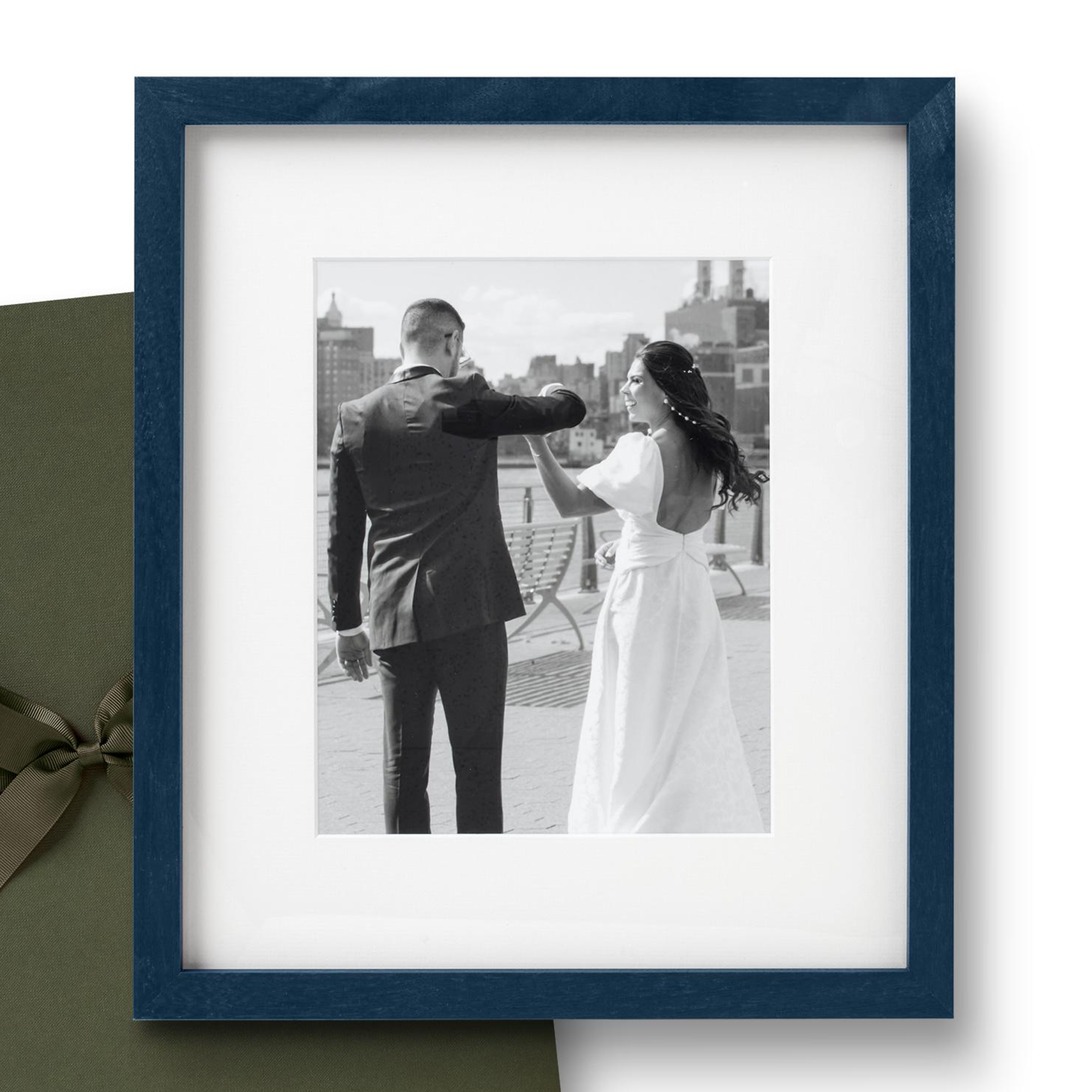 The Perfect Gift: 14x16 - Image 25