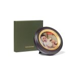 Antiqued Round Frame: 5.5x5.5