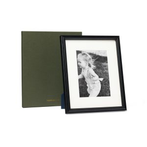 Classic Black Frame: 9x11